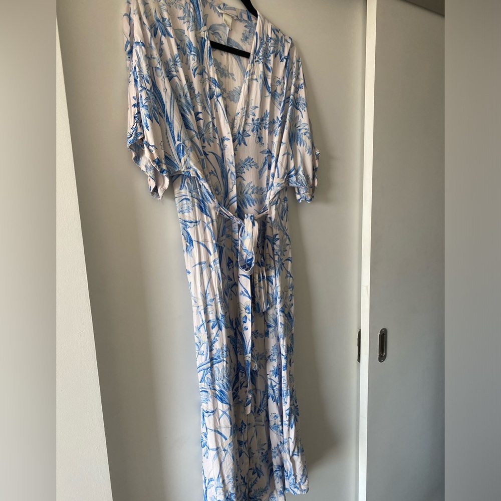 H&M Blue and White Floral Tie Maxi Dress